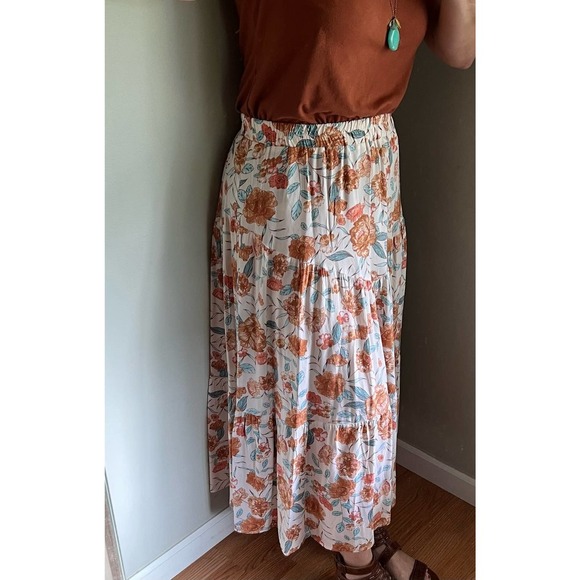 Hayden Pull on Elastic Waist Tiered Floral Womenβs Skirt-Not For Sale - Picture 3 of 10